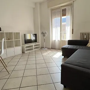 duomo A 20 Minuti Netflix, Wi-fi Da Jul's , Rozzano Italia